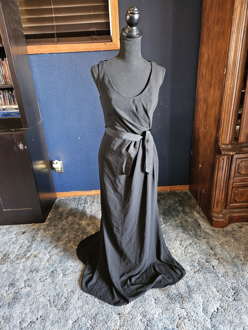 White by Vera Wang Black Sleeveless Maxi Dress with Self-Tie Waist size 4